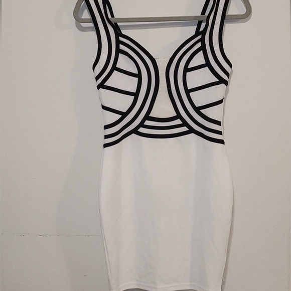 White & black bodycon dress - Picture 2 of 4